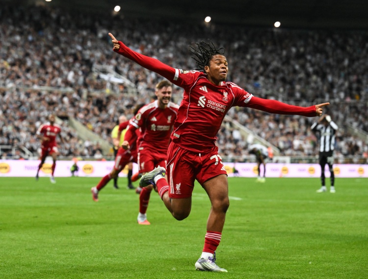 彭南特：斯洛特必须让恩古莫哈首发，每个球迷都能看出这一点